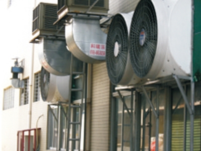 外资厂烤漆车间